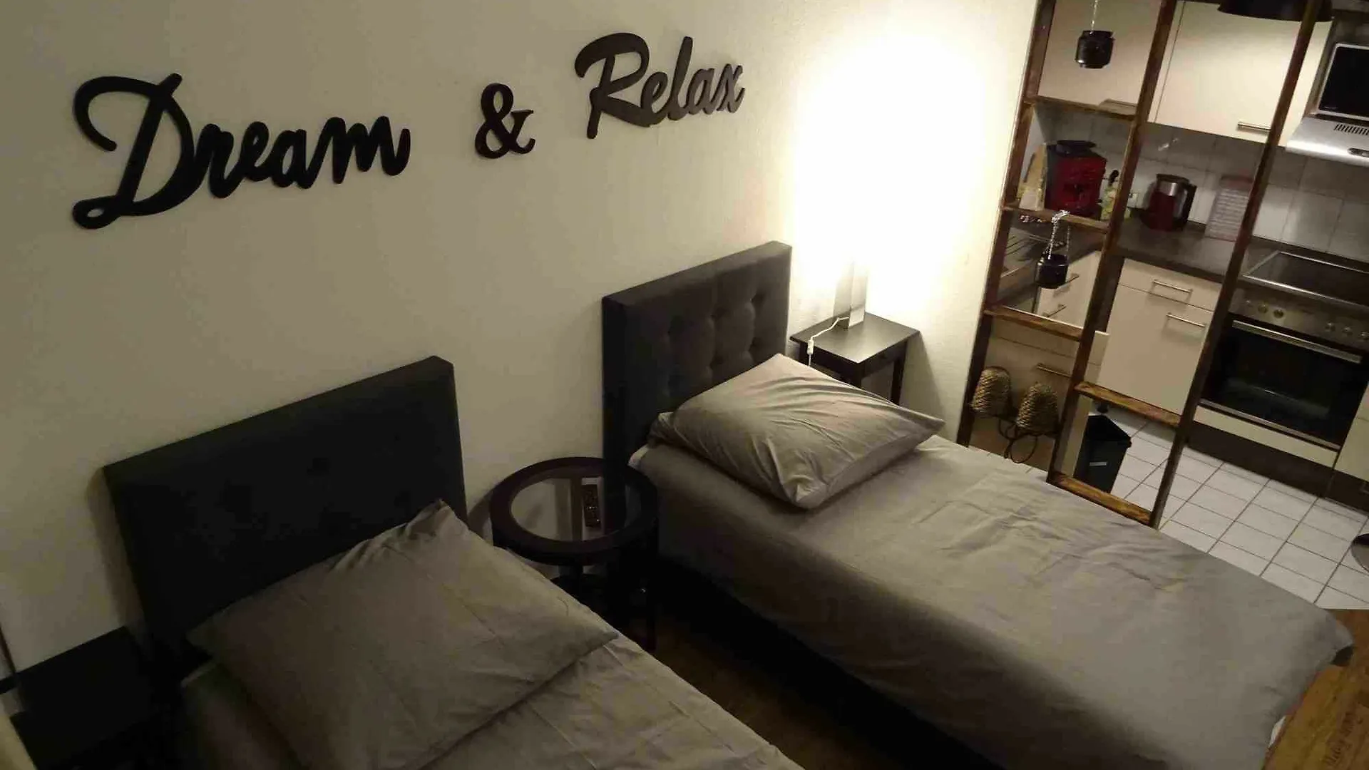 Dream & Relax Apartment'S Hauptbahnhof 뉘른베르크 0*,  독일